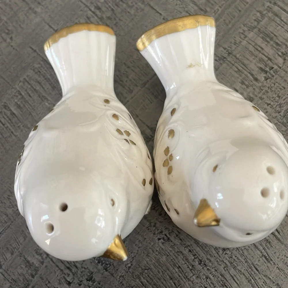 Pier 1 Ceramic White Birds Salt & Pepper Shakers